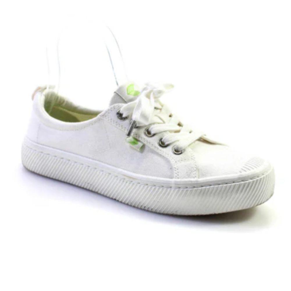 Cariuma OCA low White Canvas Sneakers